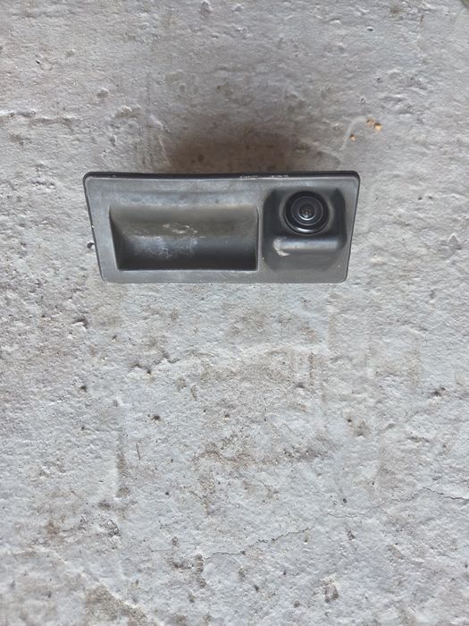 Камера заднього виду + кнопка багажника Audi q7 4m