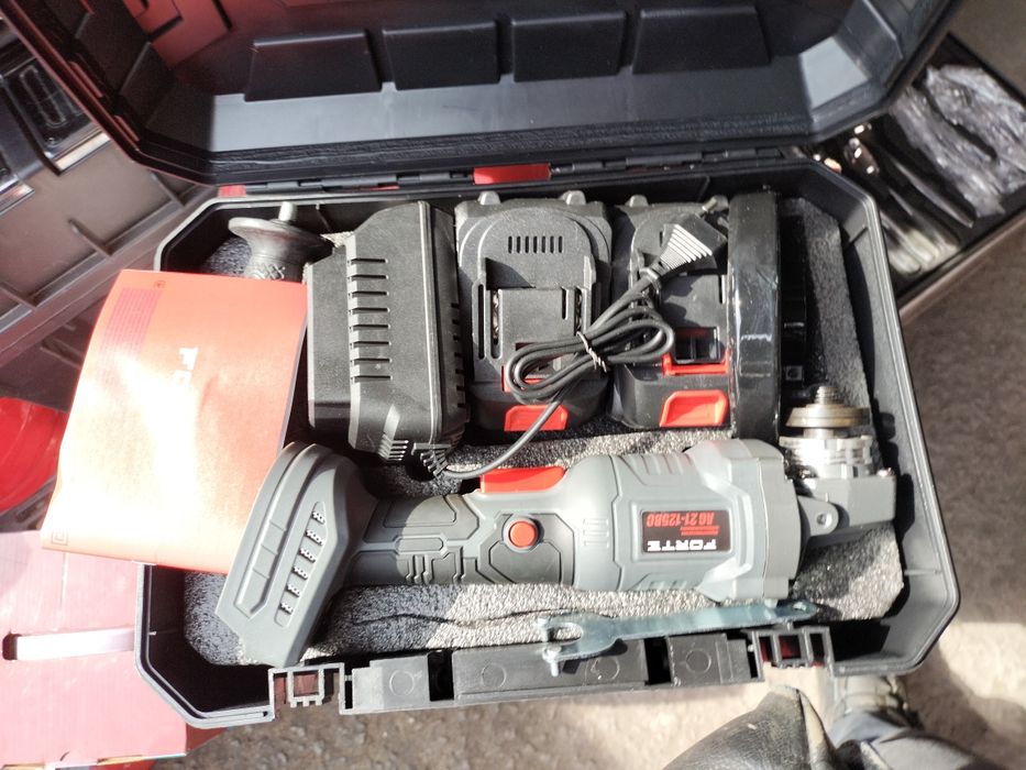 Безшеточная Болгарка Шлифмашина угловая аккумуляторная AG 21-125BC Forte