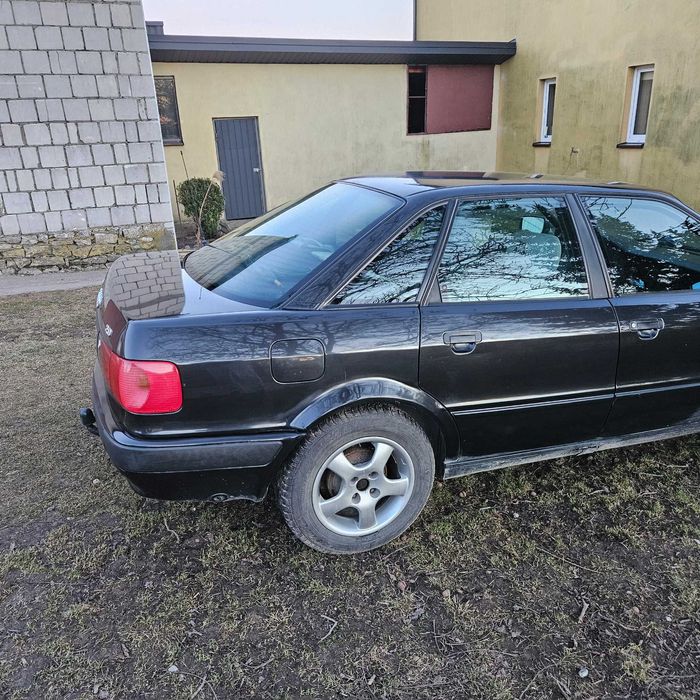 Samochód Audi 80