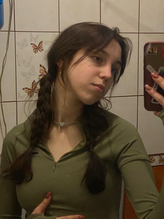 Топ prix (дирочки на рукавах)