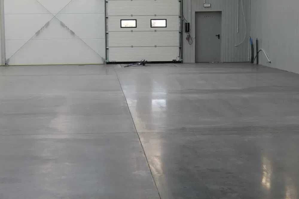Betonowanie posadzki przemysłowe żywiczne hale magazyny podjazdy