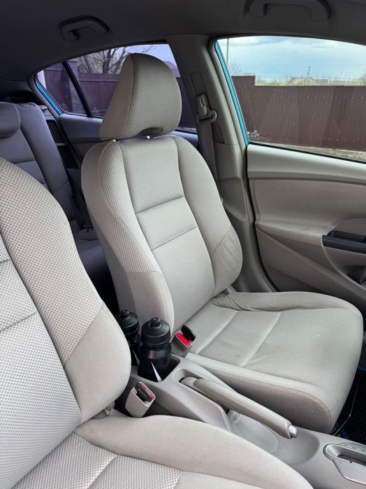 Автомобіль Honda Insight