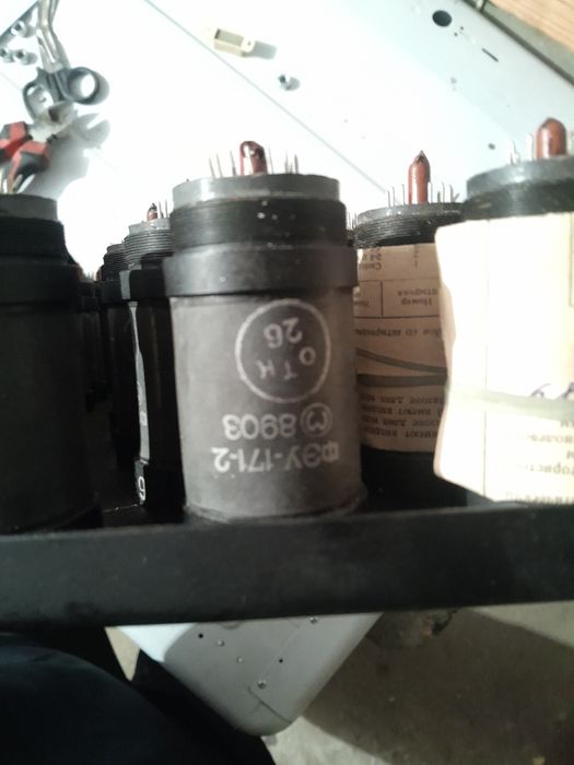 фотоэлектронные умножители (ФЭУ) модели ФЭУ-171-2.