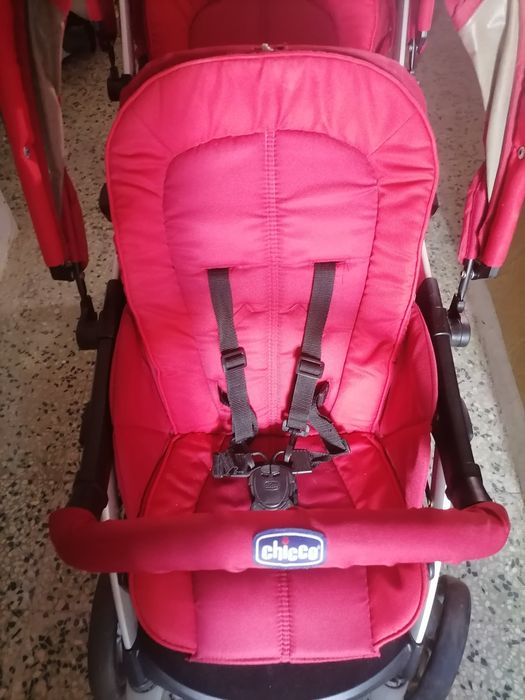 Carrinho de gémeos com 1 ovo