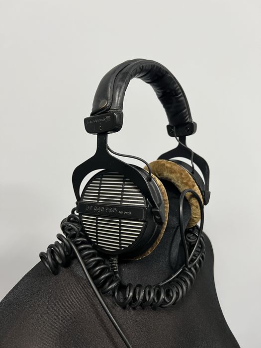 Студійні навушники Beyerdynamic DT 990 PRO LE 250 Om