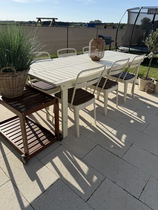Zestaw mebli ogrodowych IKEA stół BONDHOLMEN beżowy 90x235, 6 krzeseł NORRMANSÖ i wózek BRÖGGAN