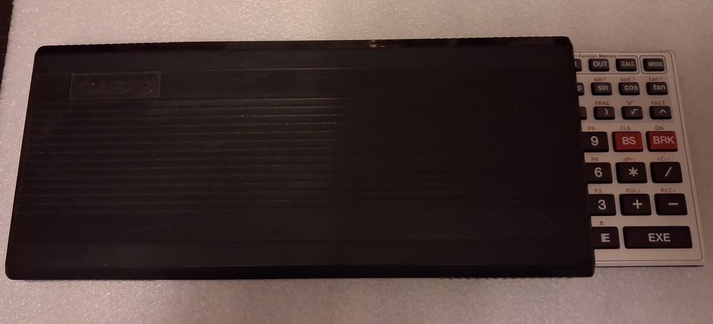 CASIO FX-880P  (Calculadora científica)