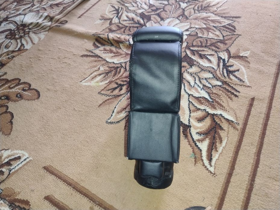 Підлокотнік на дастер