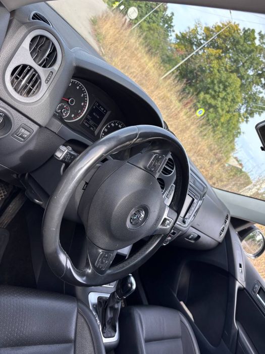 Volkswagen Tiguan SE 2013 Black 2.0L