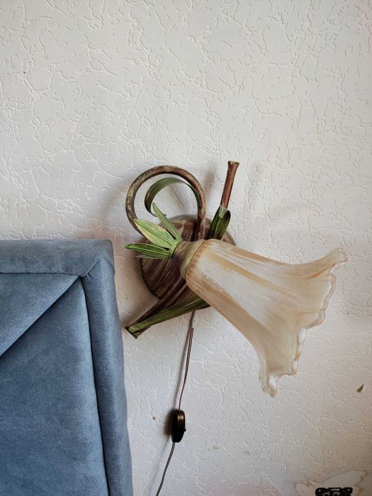 Люстра та 2 бра в гарному стані