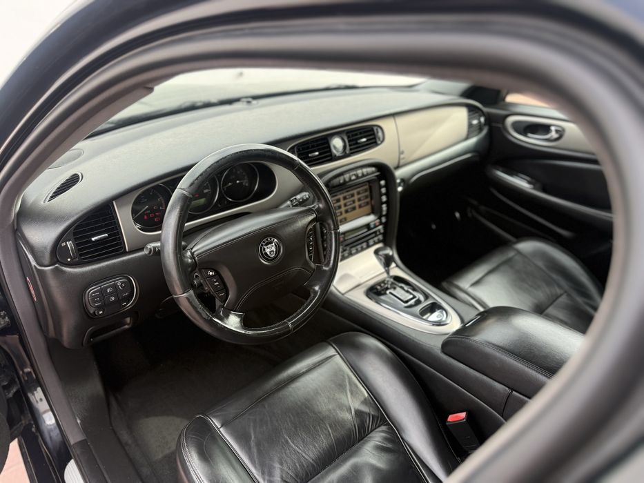 Jaguar XJ Sovereign 2.7 V6 Auto — photo 5