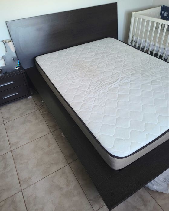 Cama de casal com estrado