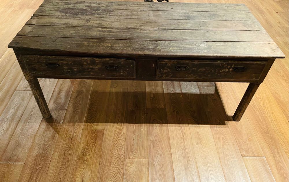 Mesa antiga rústica com patina original