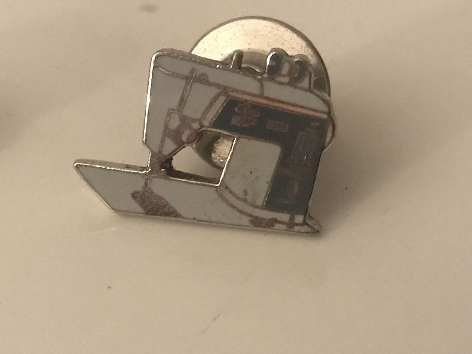 Pins da Singer etc