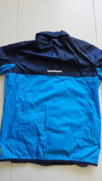 Kurtka wiatrówka Kipsta  do piłki nożnej 14 lat r.153 -162cm jak nowa