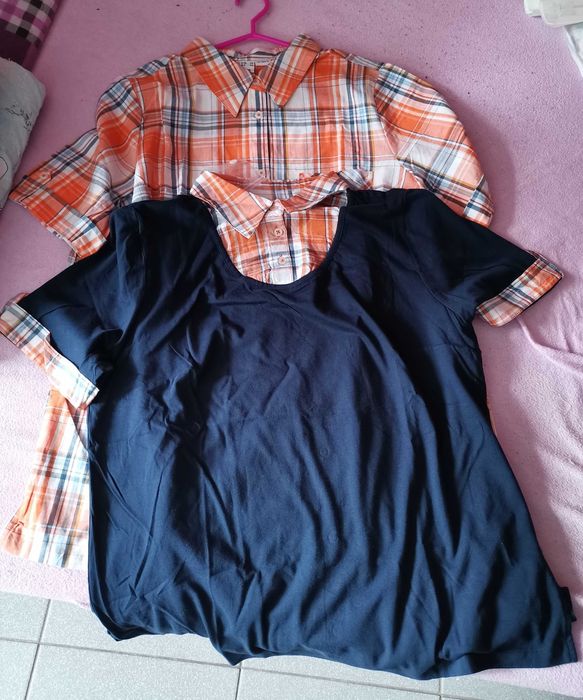 Koszula w kratę i t-shirt