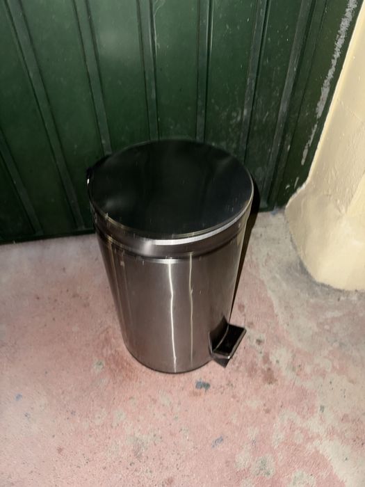Caixote do Lixo em Inox com Pedal (Capacidade Média)