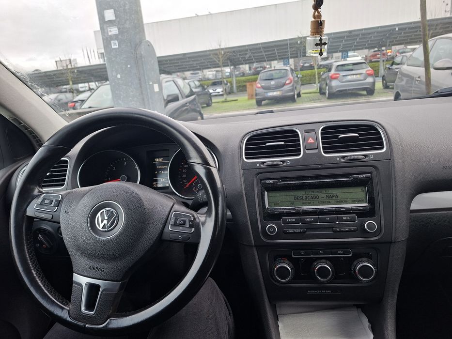 Volkswagen Golf 1.6 TDI 105cv – 7.000€
