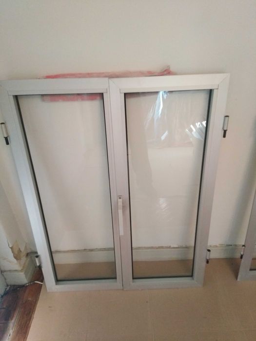 Porta e 2 Janelas em Alumínio. (Posso vender em separado)