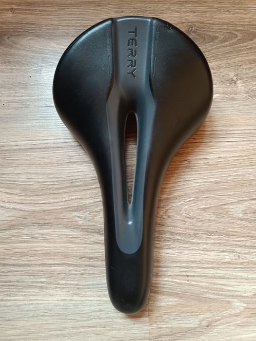 Фірмове велоседло Terry (чорне) з вирізом