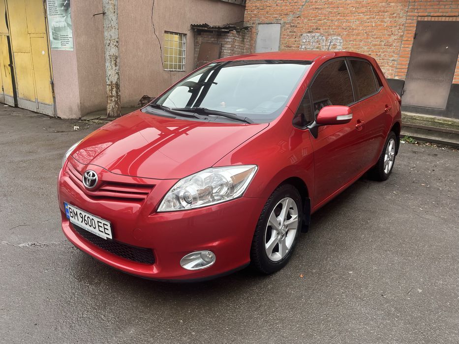 Toyota Auris 2012 (автомат)