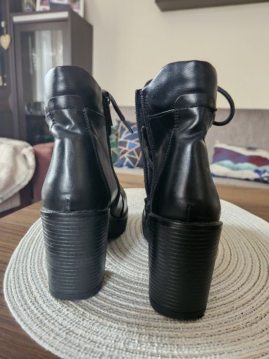 Botki Jenny Fairy na słupku wiązane 38