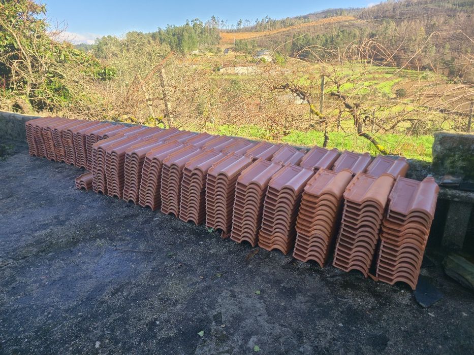 Telhas Cerâmicas CERVOUGA– 492 Unidades – Como Novas