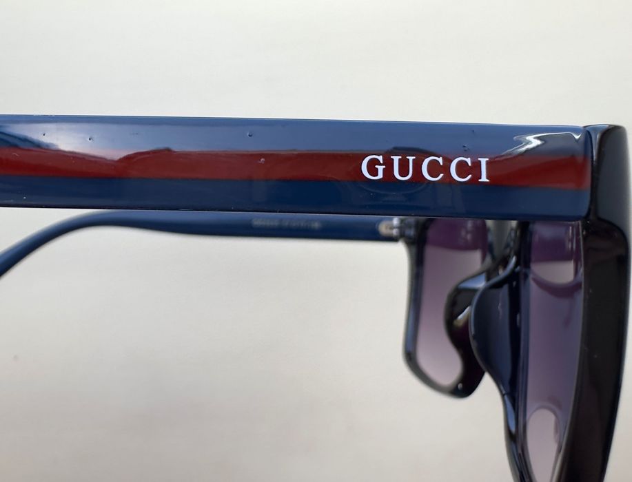 Okulary przeciwsłoneczne Gucci granatowe