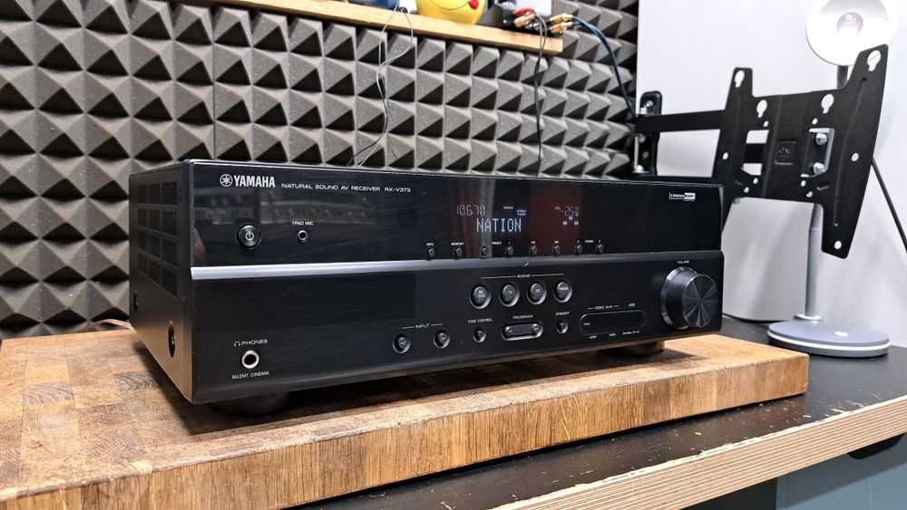 Amplituner Yamaha RX-V373