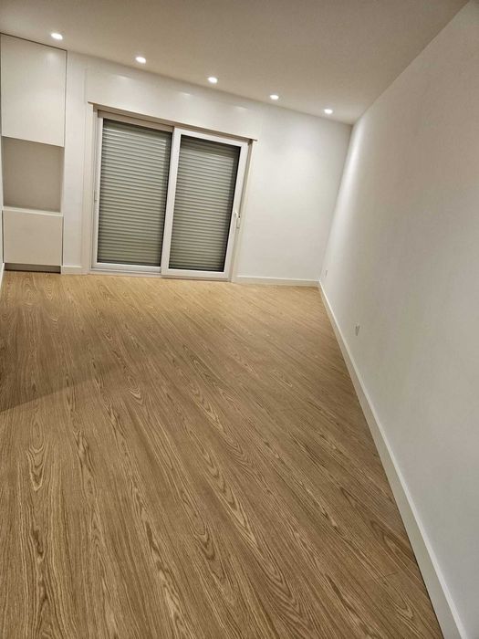 Arrendo T2 Junto ao El corte ingles estação metro João de Deus