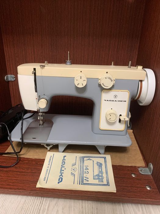 Швейна машинка «Чайка»