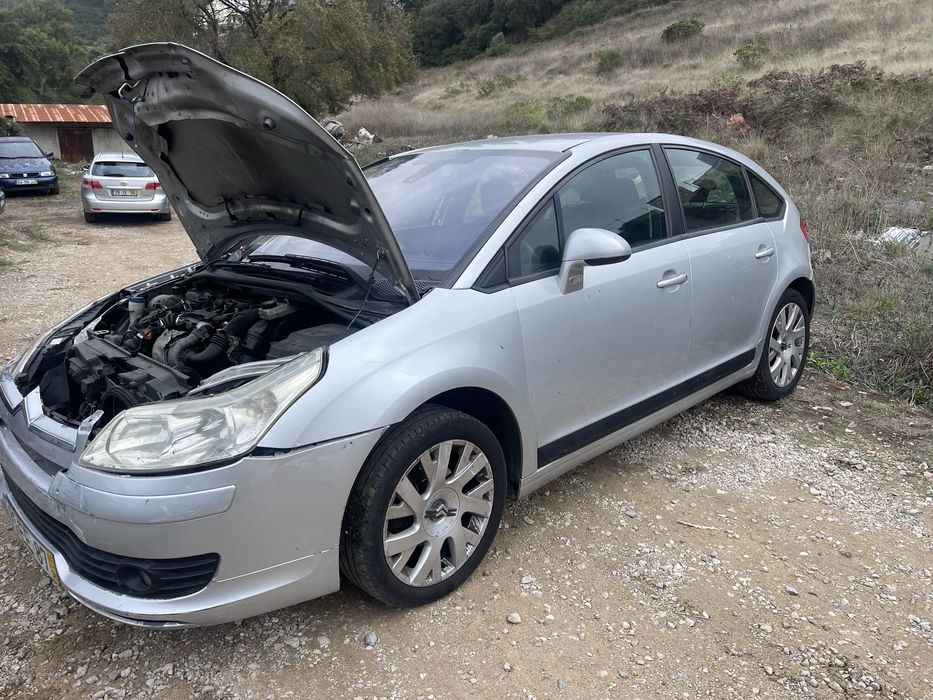 Citroen c4 acidentado a andar