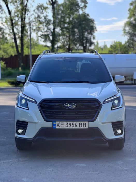 Продам субару Форестер 2024