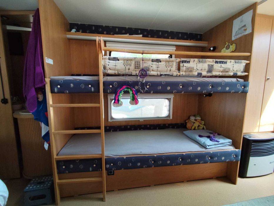 Bürstner 720 TK Ventana Trailer Caravan – 3 Bedrooms