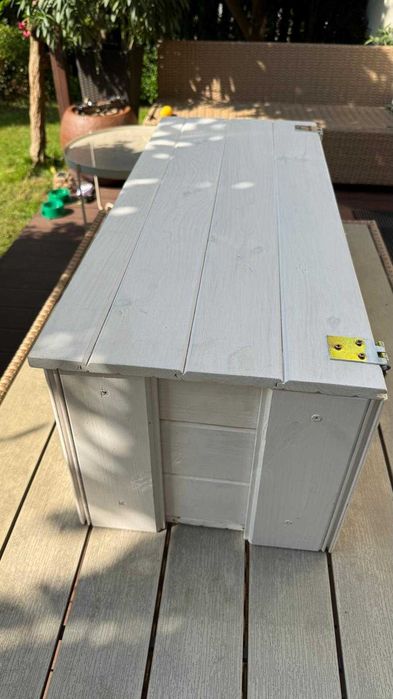 dębowy regał ze skrzynią