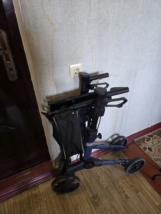 Ходунки для інвалідів
