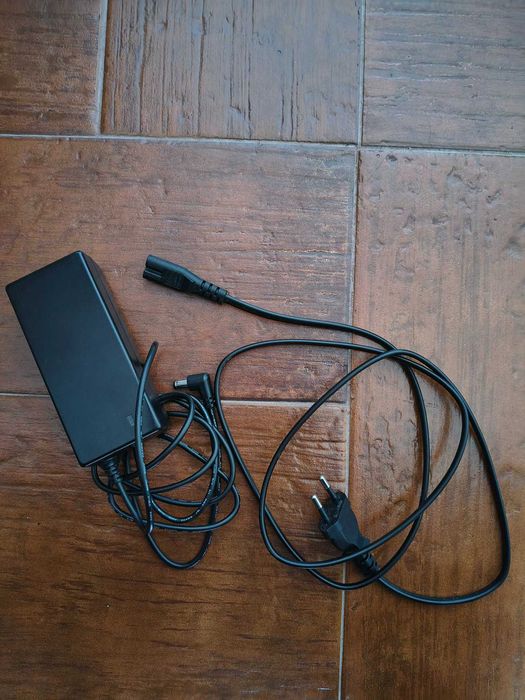 Pedalboard c/ power supply integrada Harley Benton Spaceship Power 60-B