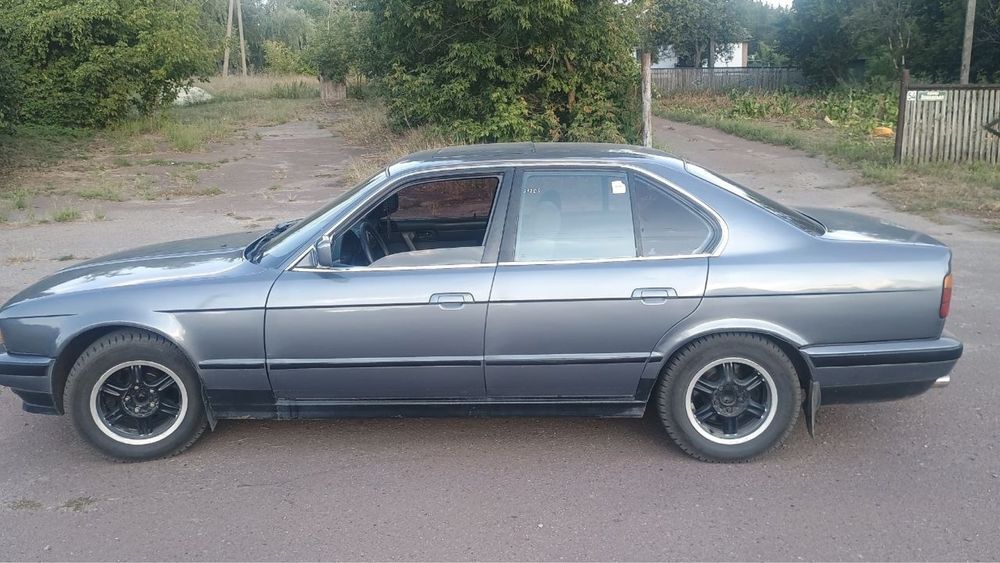 BMW 5 Series (E34)