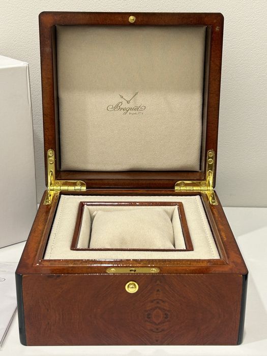 Коробки  Breguet