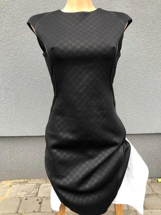 sukienka czarna koktajlowa