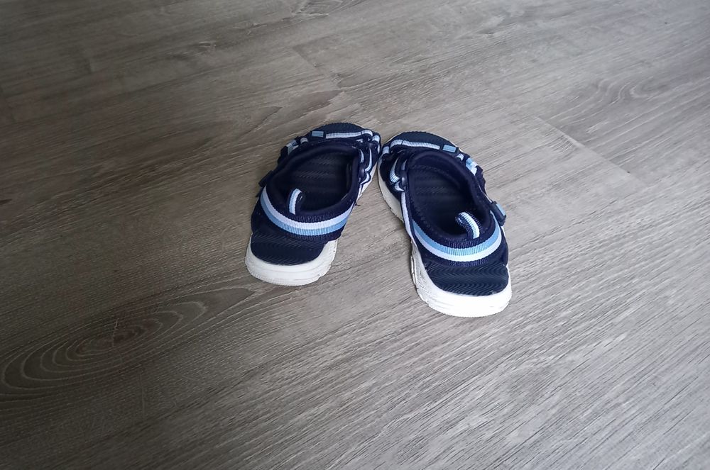 Sandálias tamanho 30