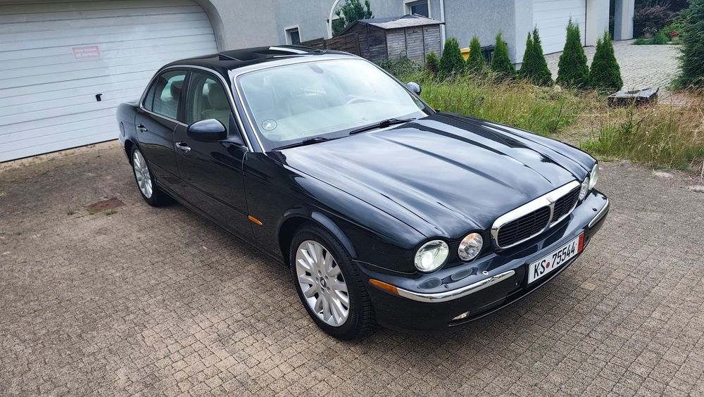 Jaguar XJ