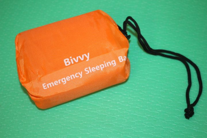 спасательное одеяло. Аварийный спальный мешок для экстренной помощи