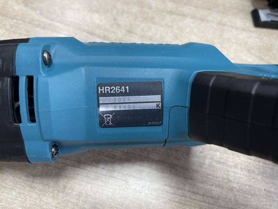 Makita HR2641 / перфоратор Макіта 800W 2.4J