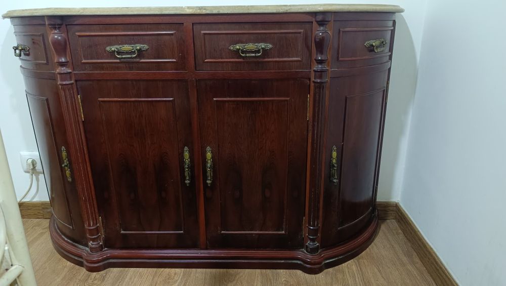 Móvel antigo para restauro