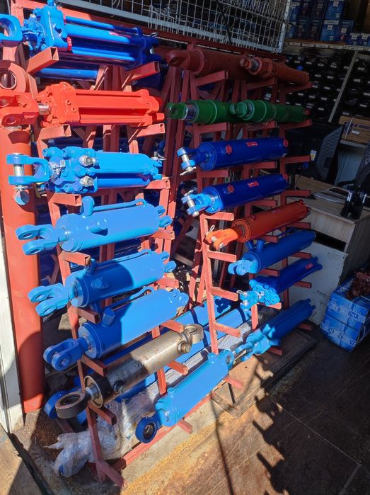 Гідроциліндри навіски трактора нові