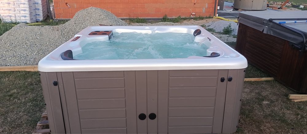 Jacuzzi wanna ogrodowa SPA całoroczna 5 osobowa Balboa Down East Spas Master Spa