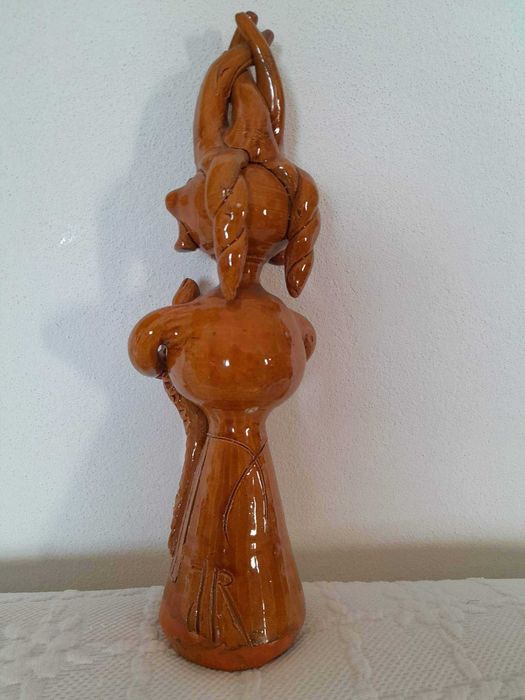 Escultura em barro vidrado Júlia Ramalho (c. 1985)