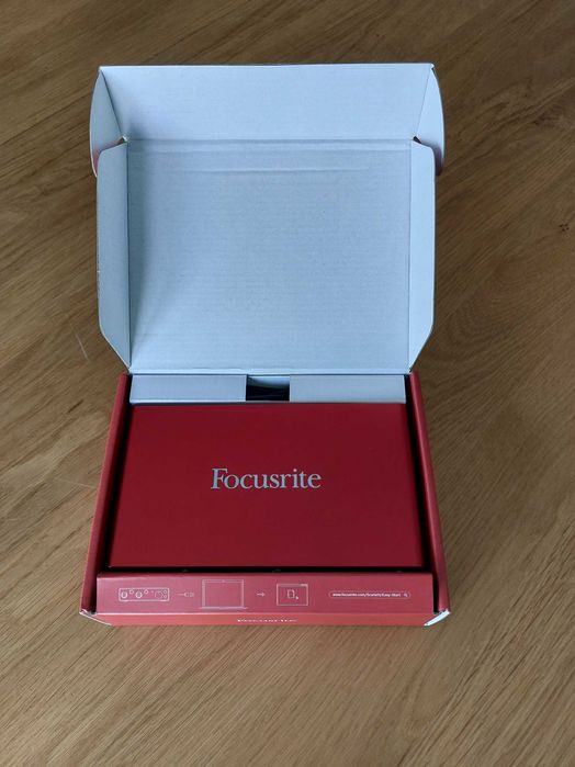 Interface áudio Focusrite Scarlett 4i4