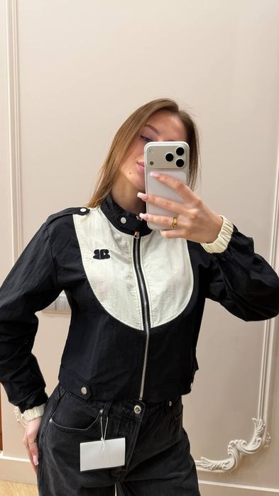 Ветровка женская